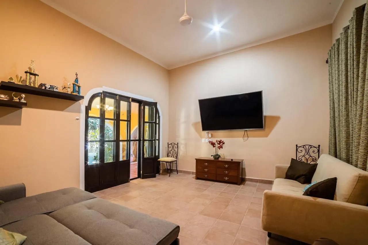 Espectacular Casona Con Alberca Y Jardines Villa Mérida Nyaraló
