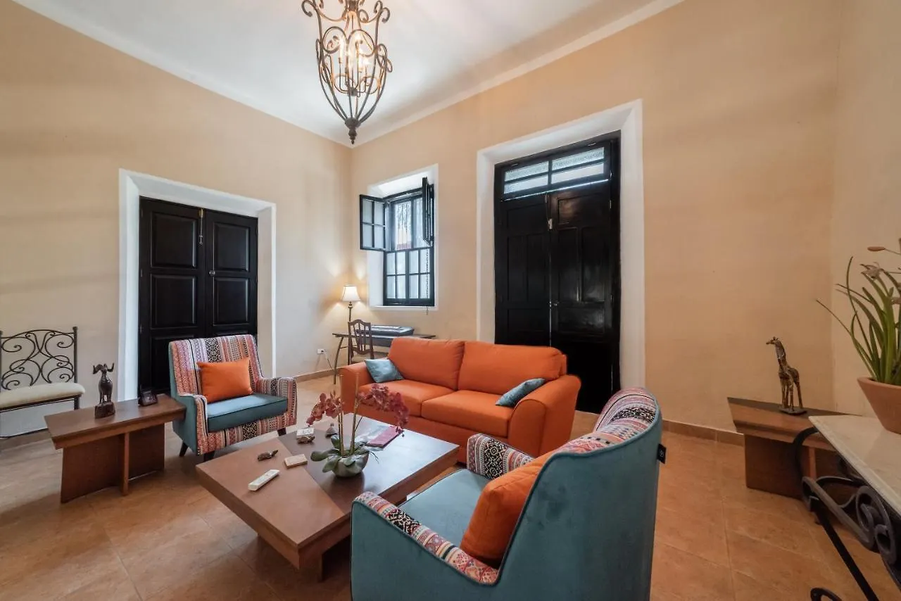 Espectacular Casona Con Alberca Y Jardines Vila Mérida